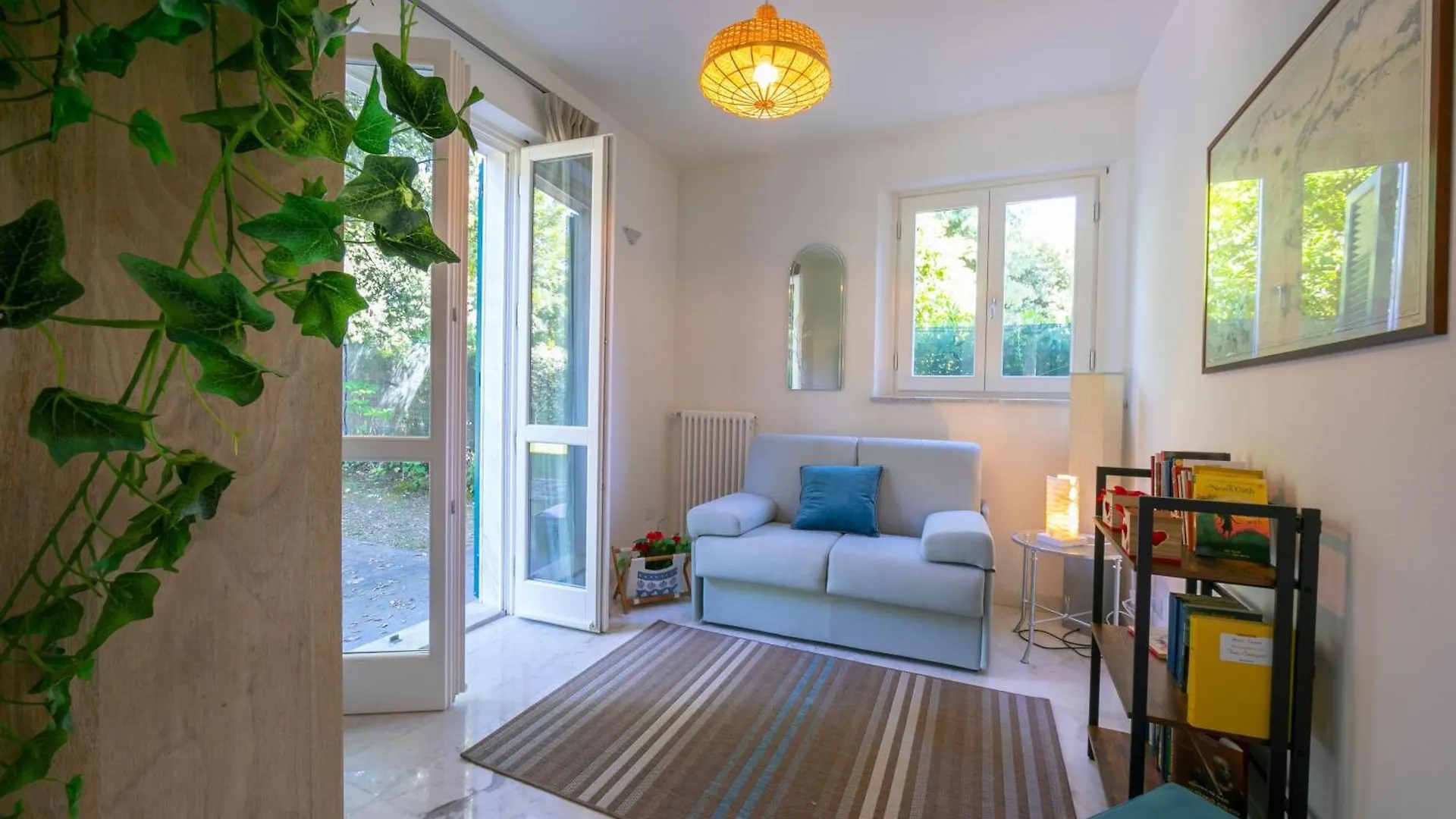 Villa Victor 100M From Sea - Happy Rentals Marina di Massa Italy