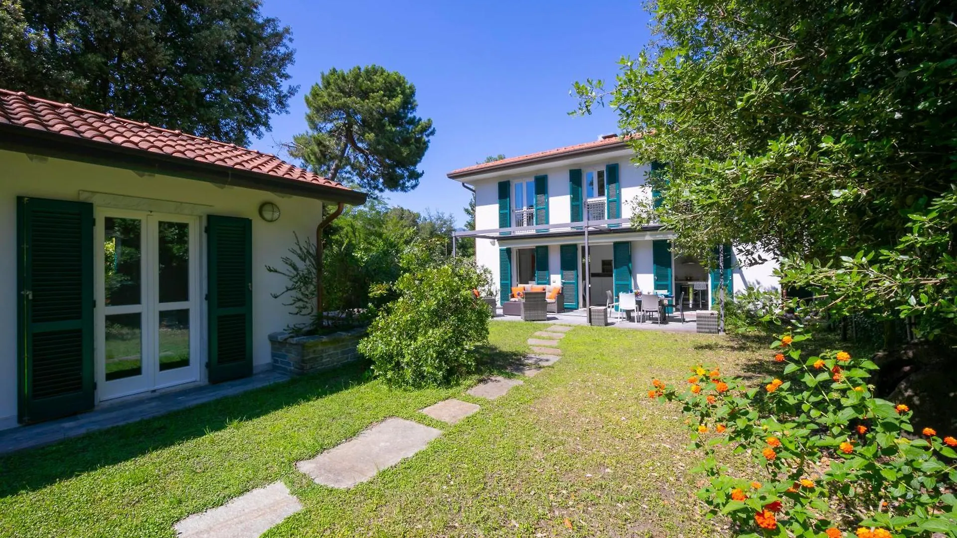 Villa Victor 100M From Sea - Happy Rentals Marina di Massa 0*,