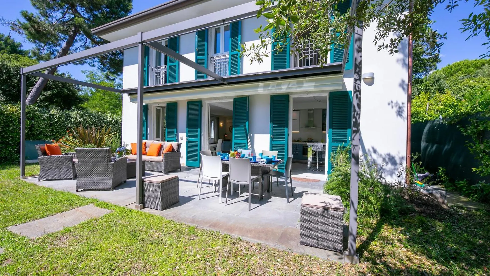 Villa Victor 100M From Sea - Happy Rentals Marina di Massa